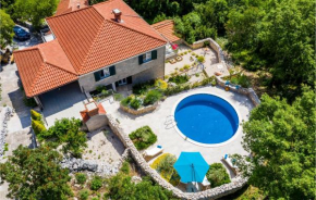 Stunning home in Gromaca with WiFi and 3 Bedrooms